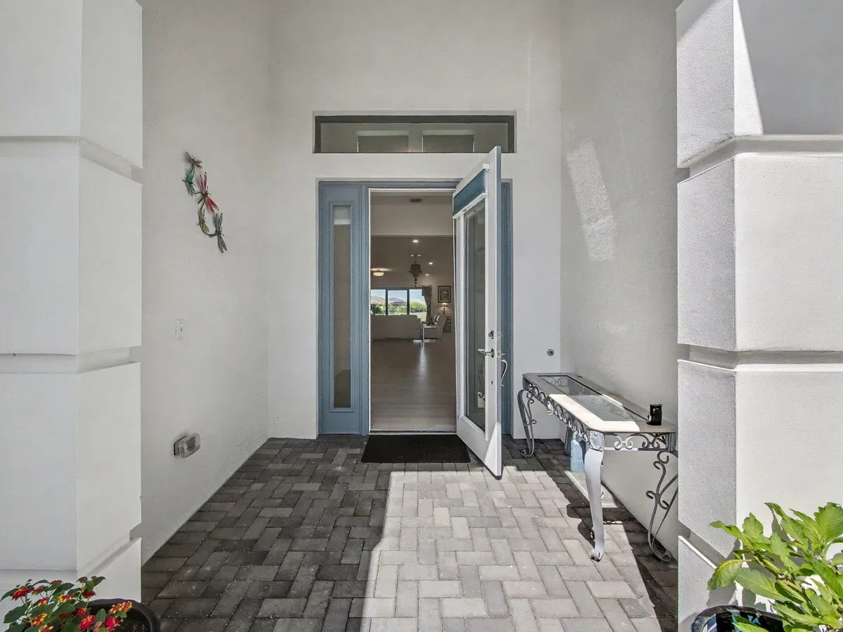  Residence photo 10