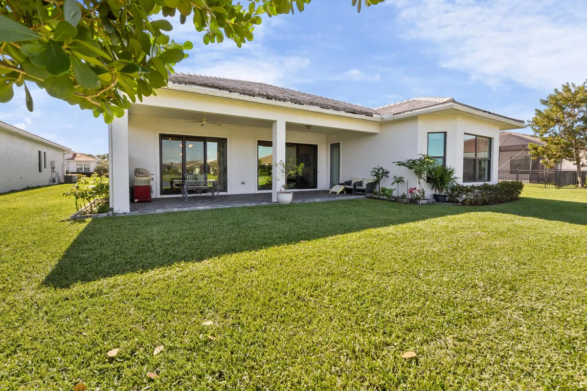  Residence photo 49