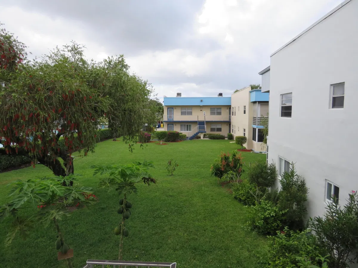 Residence photo 19