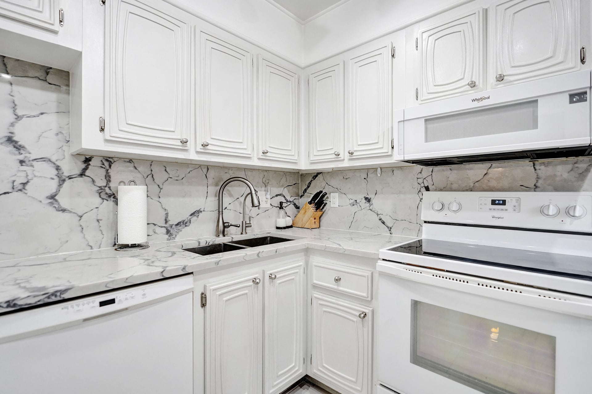 Unit 116 photo 4