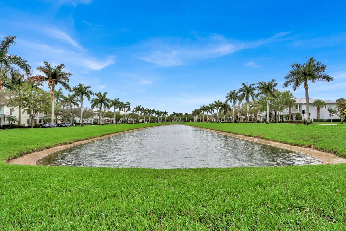 Mallory Creek Abacoa Residence photo 40