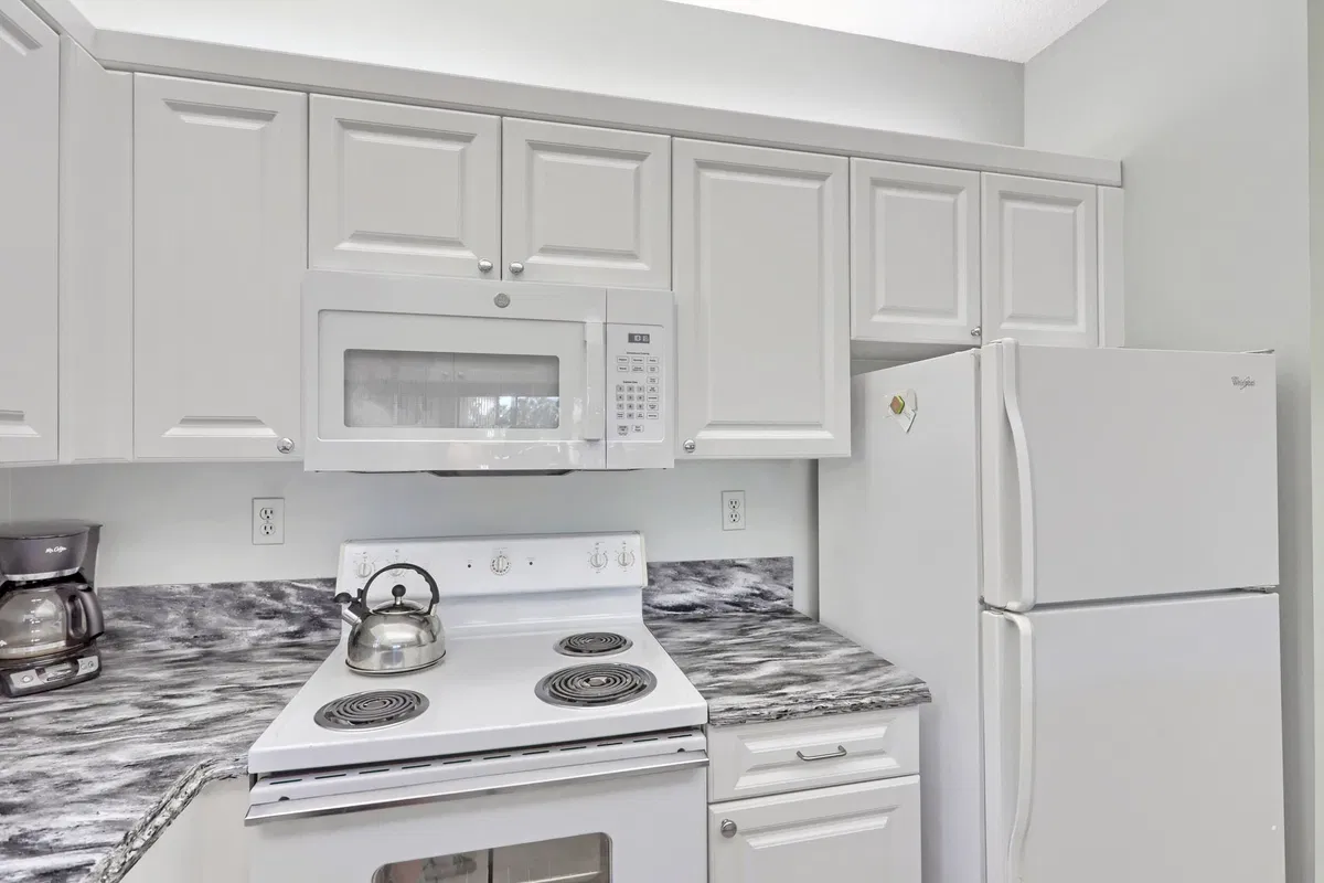 Unit 305 photo 10