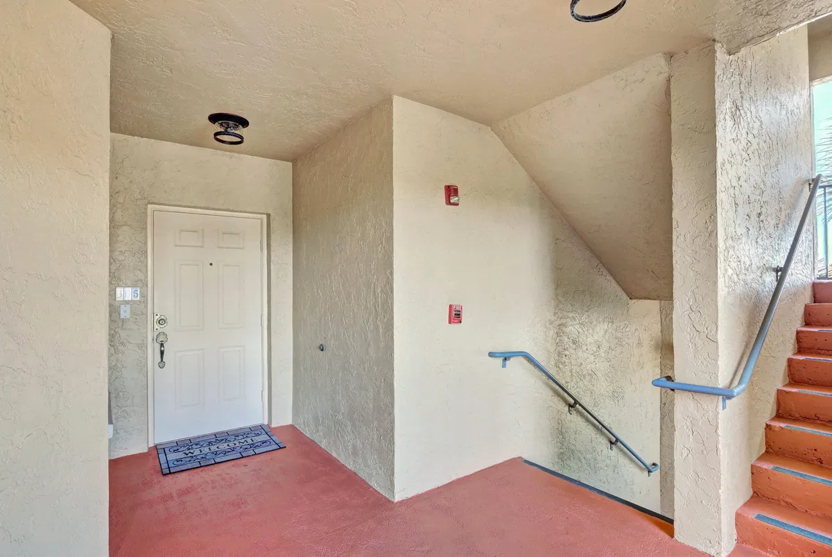 Unit 305 photo 52