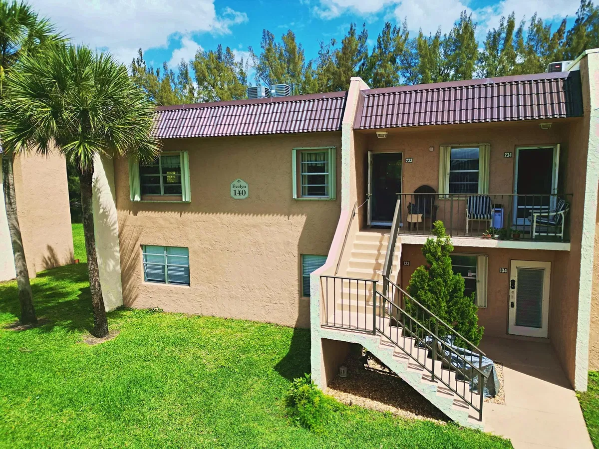 Unit Apt 233