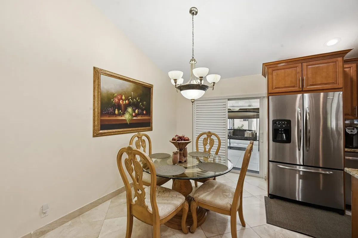  Residence photo 19