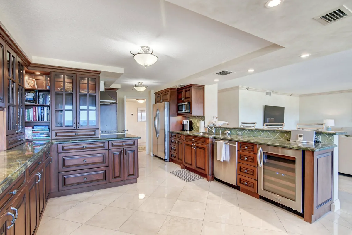Sea Ranch Club of Boca Unit 607 photo 7
