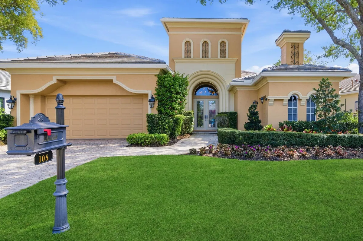 Mirasol Country Club Residence