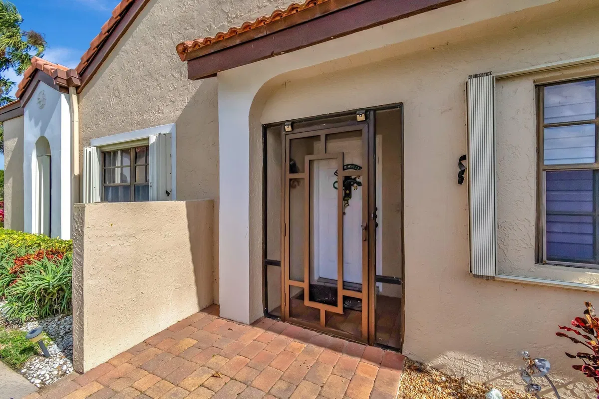 Residence photo 4