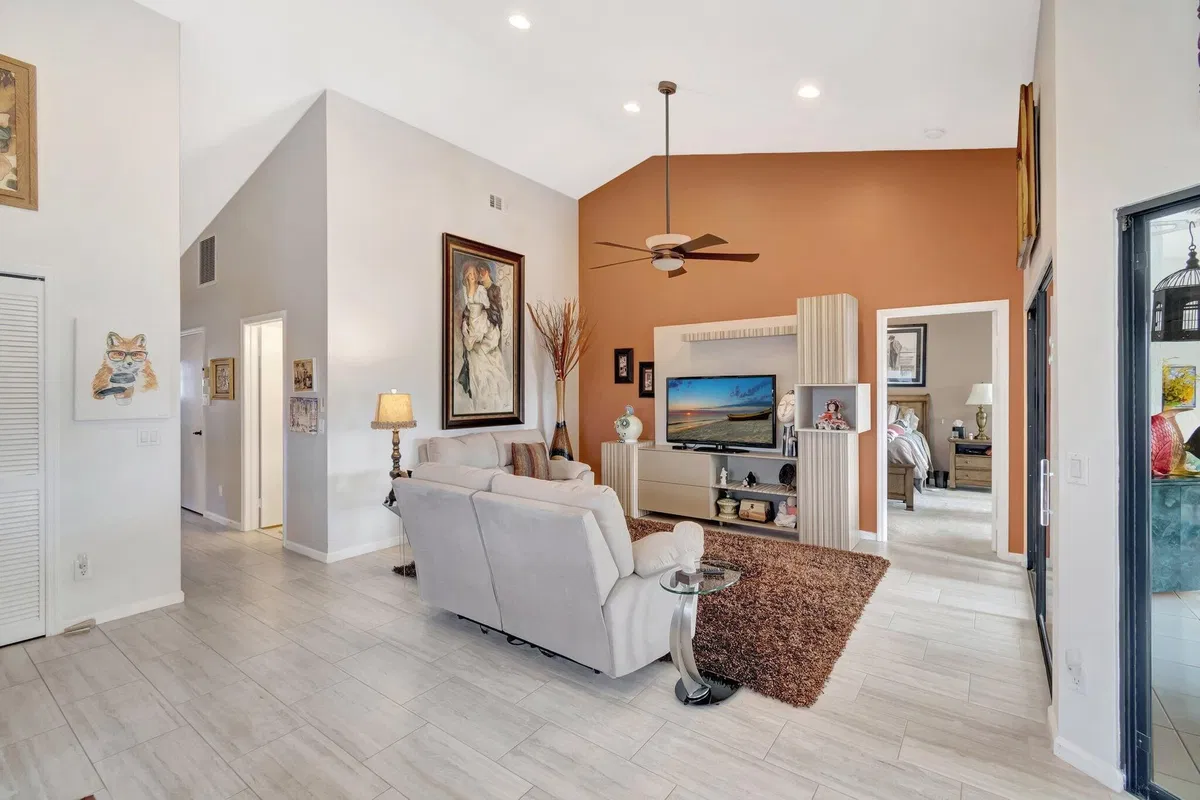 Residence photo 7