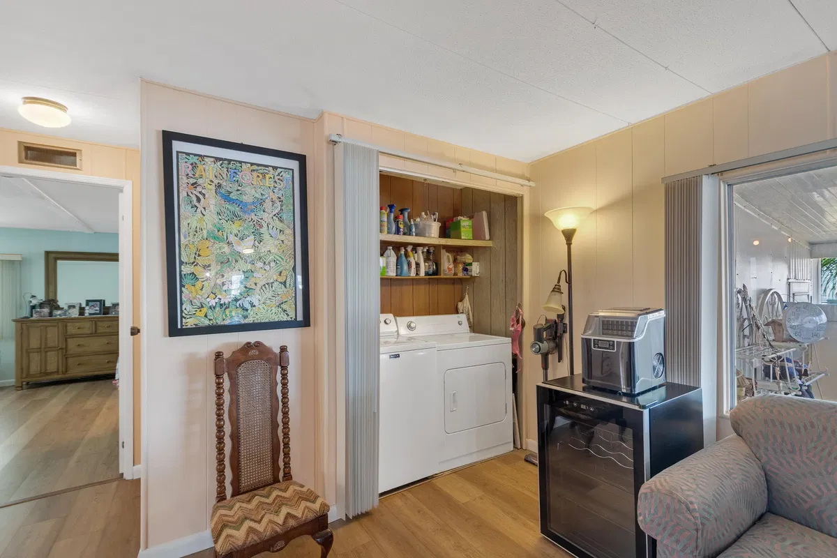 Residence photo 16