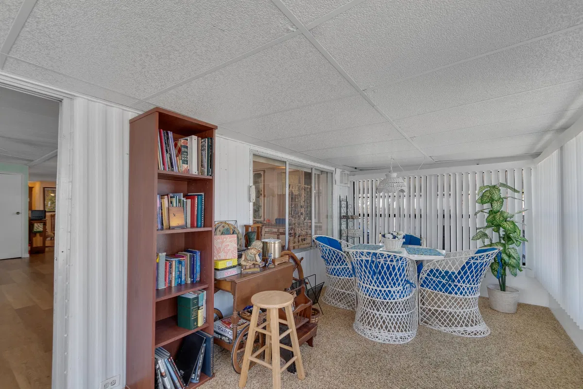 Residence photo 22