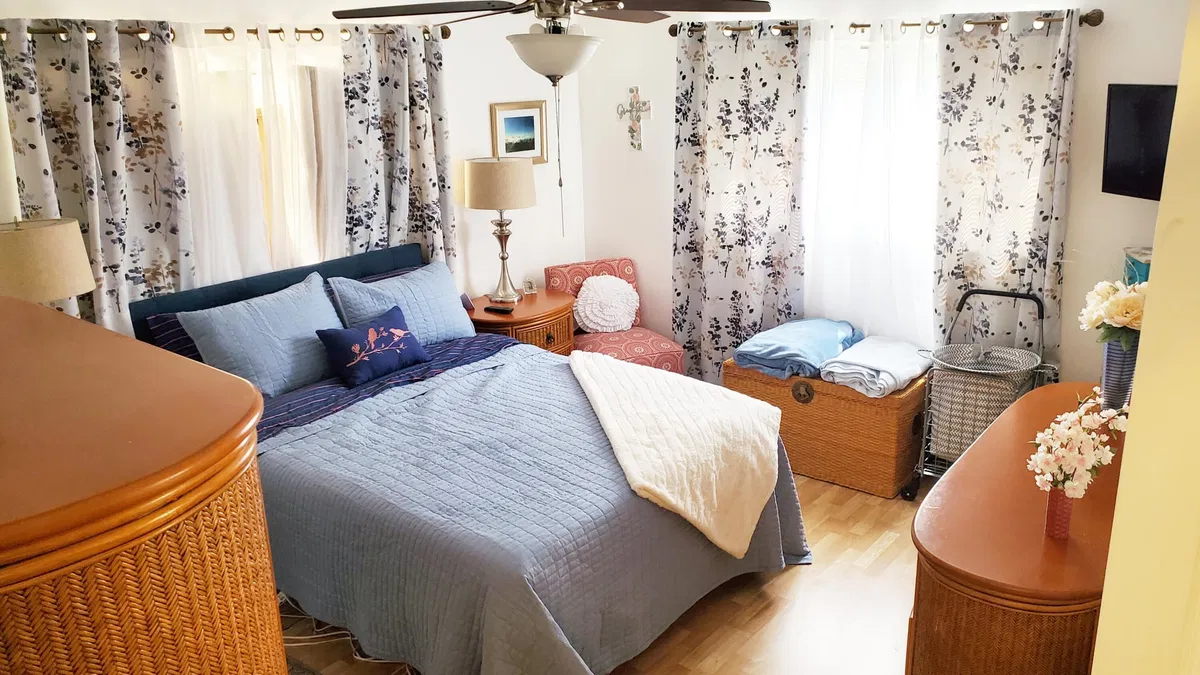 Unit 209 photo 16