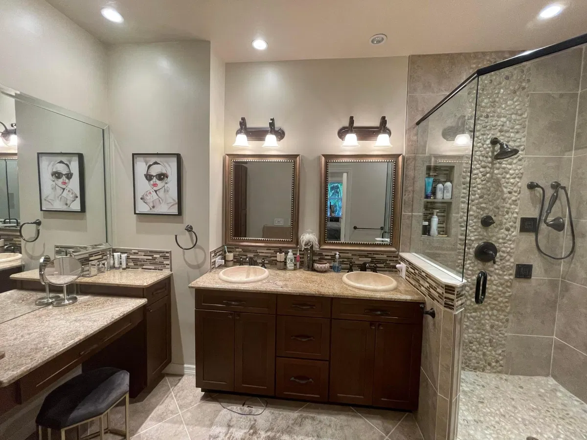 Unit 203 photo 7