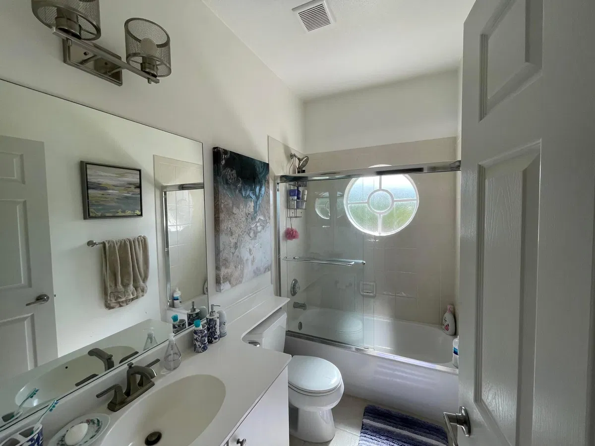 Unit 203 photo 10