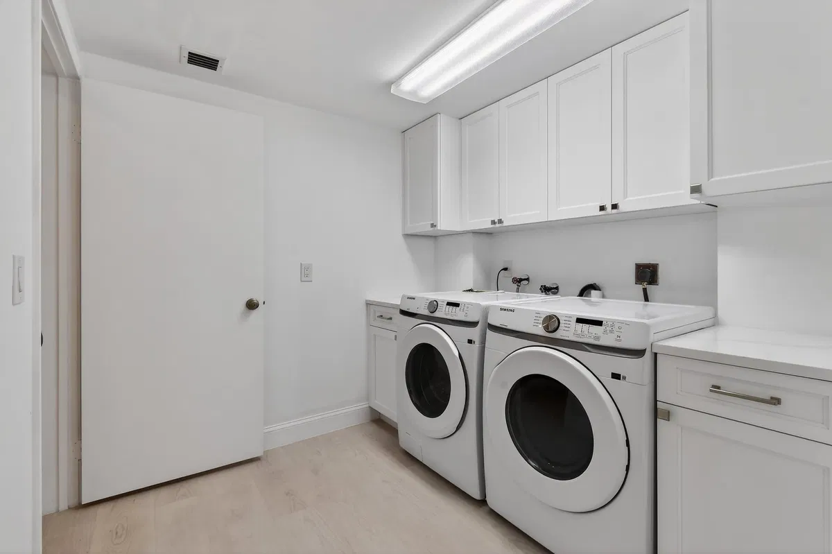 Unit 104 photo 22
