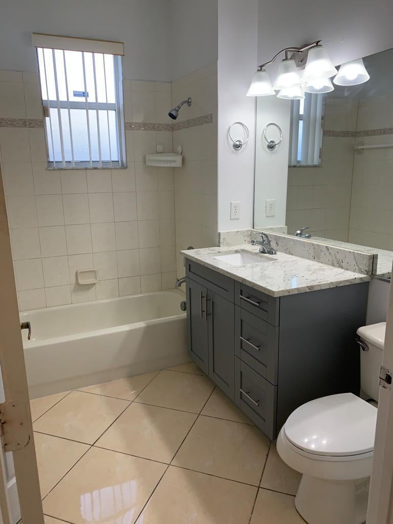  Unit 25 photo 13
