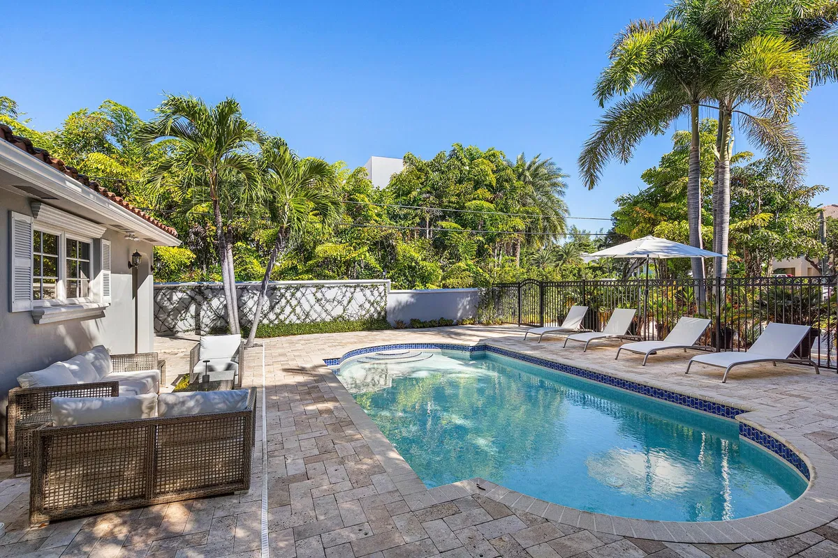 Palm Trail Delray Beach Residence photo 40