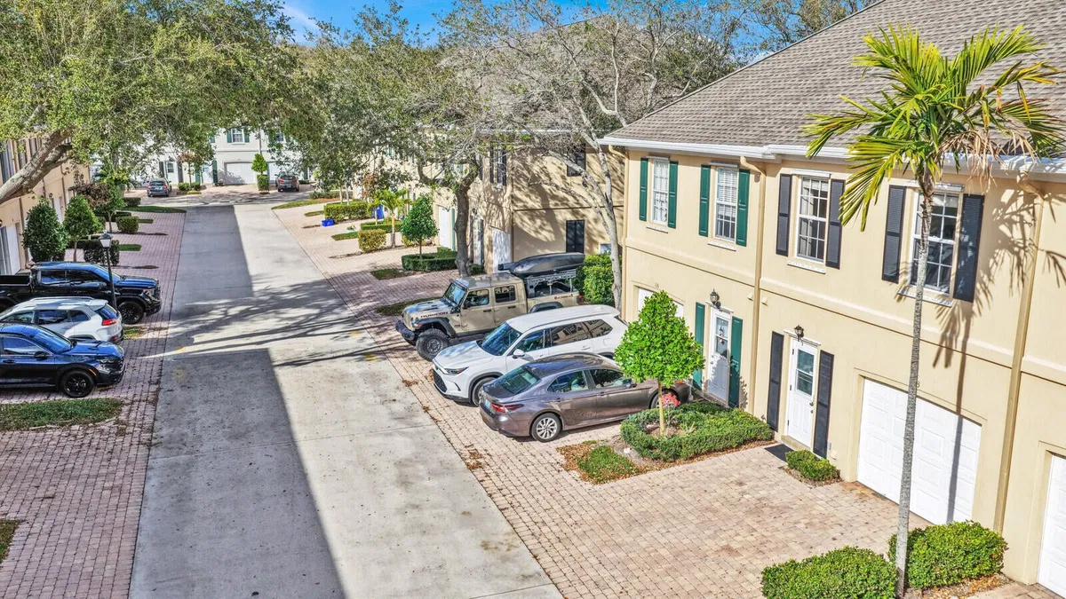 Charleston Court at Abacoa Residence photo 25