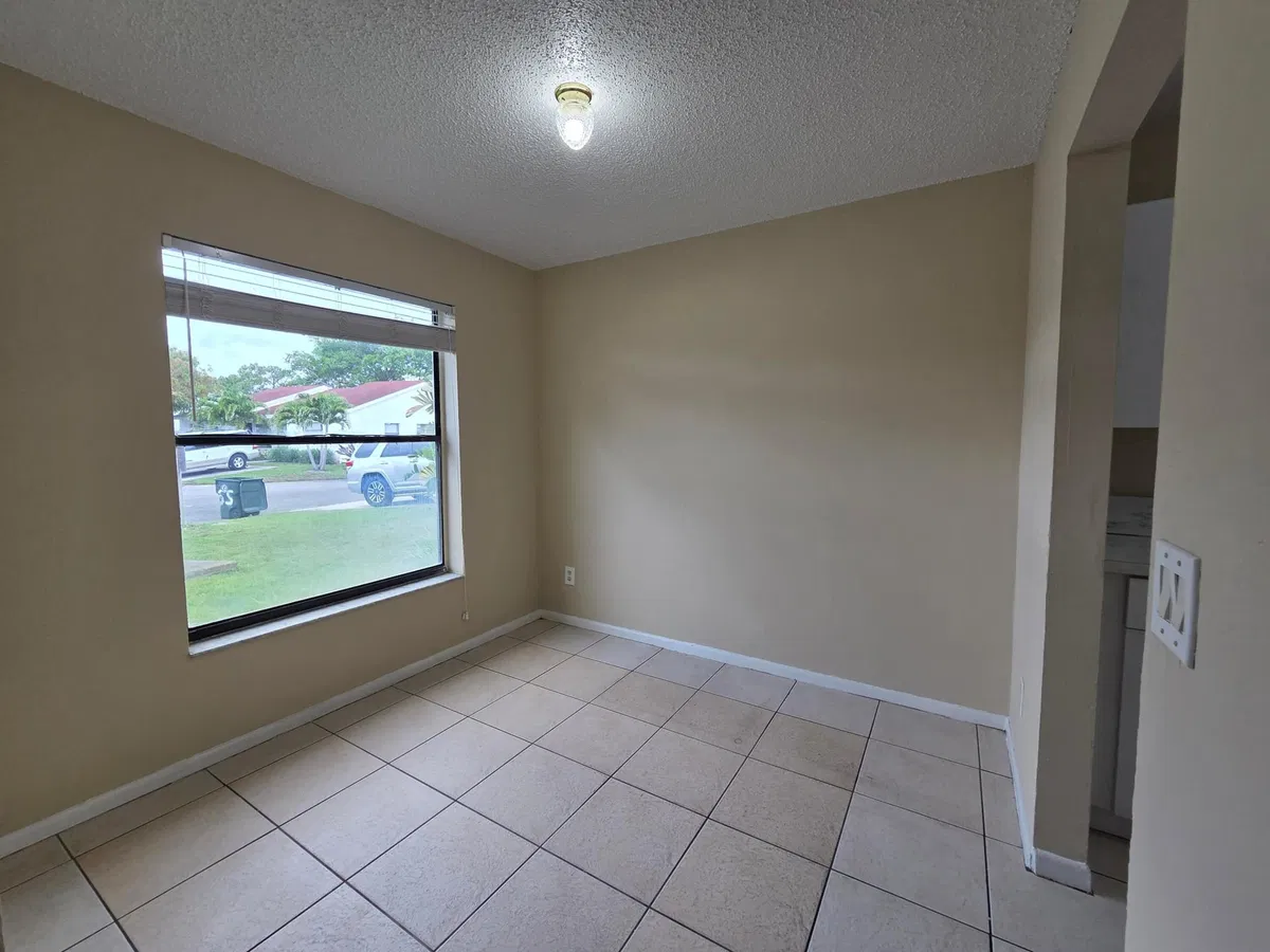 Residence photo 4