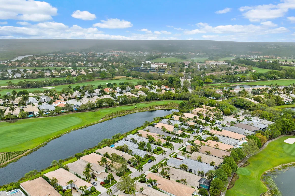 Mirasol Country Club Residence