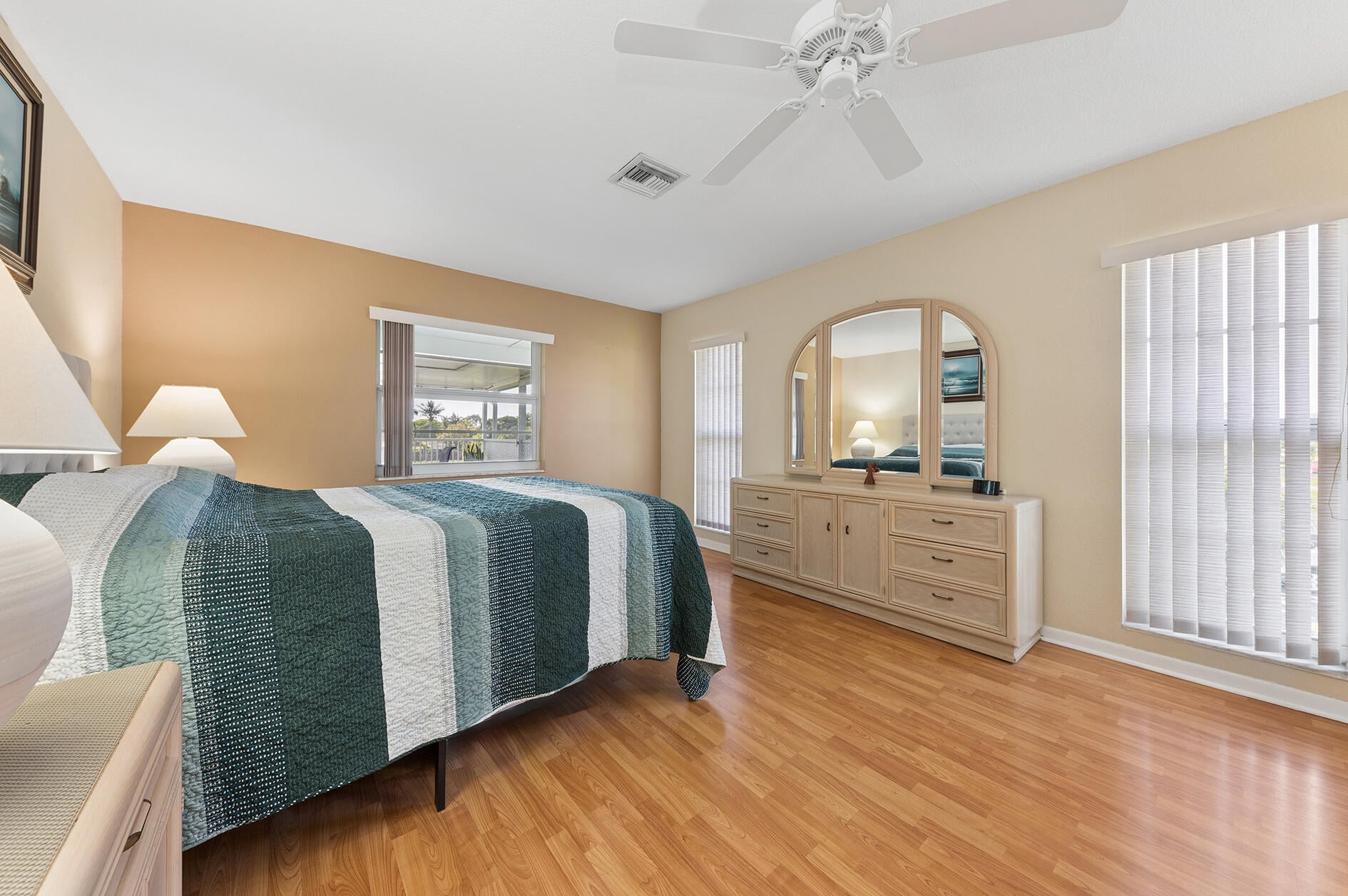 Unit 204 photo 10