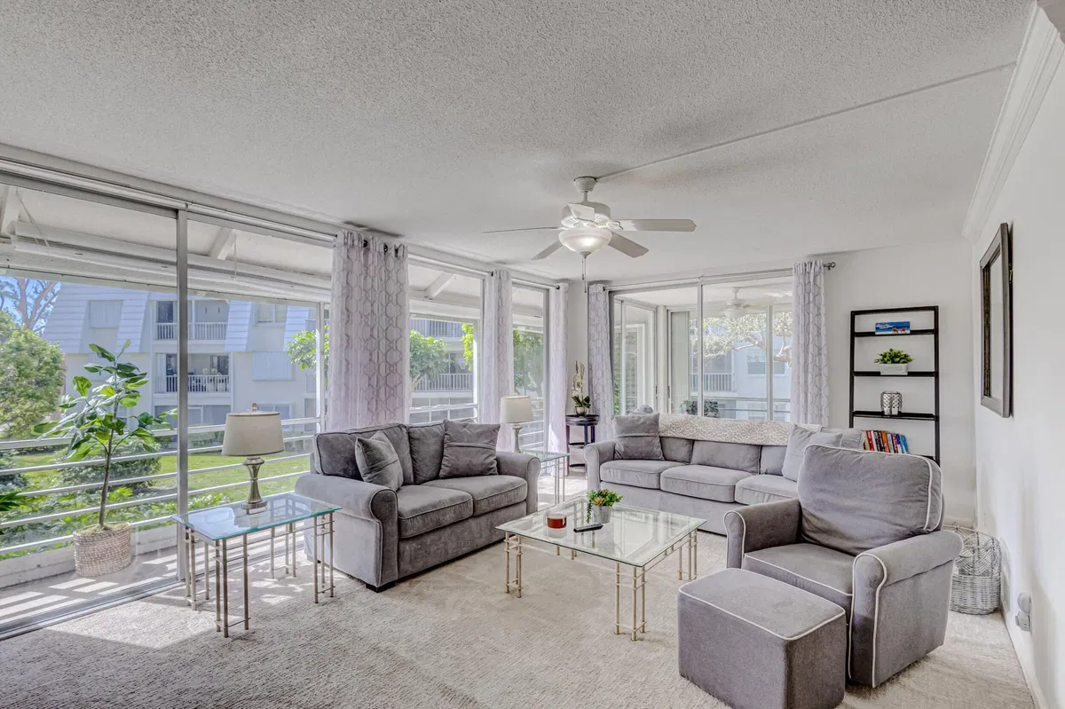 Singer Island Unit APT 7 photo 4