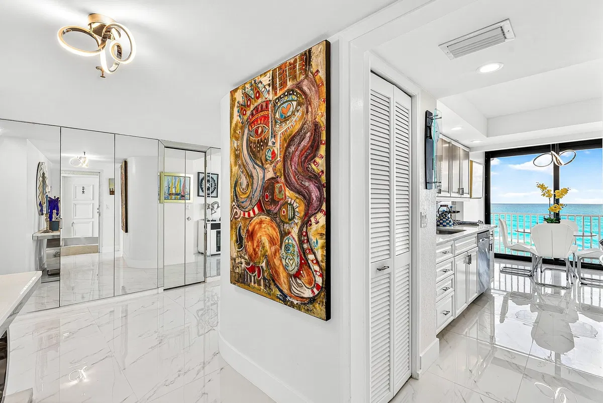 3360 South Ocean Residence photo 4