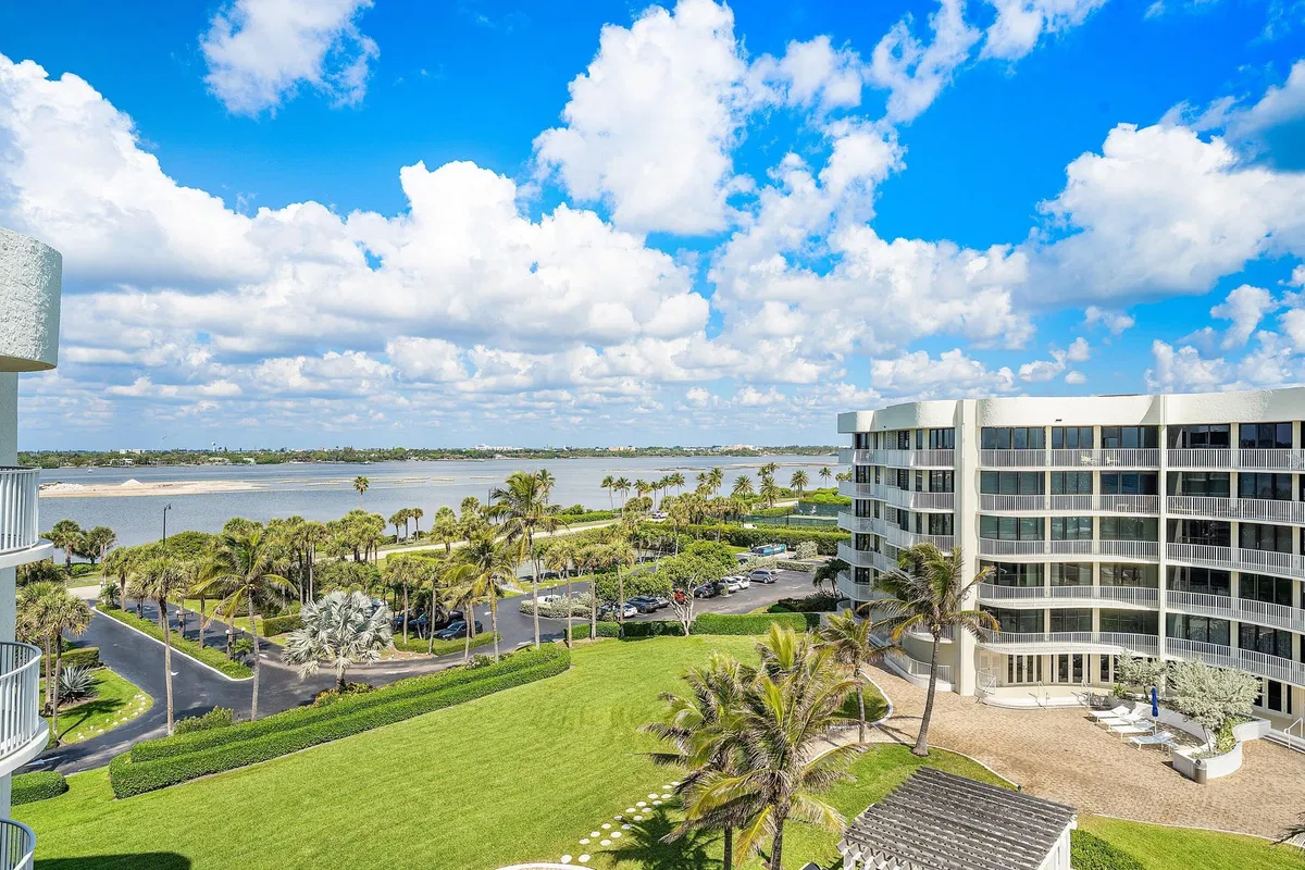 3360 South Ocean Residence photo 28