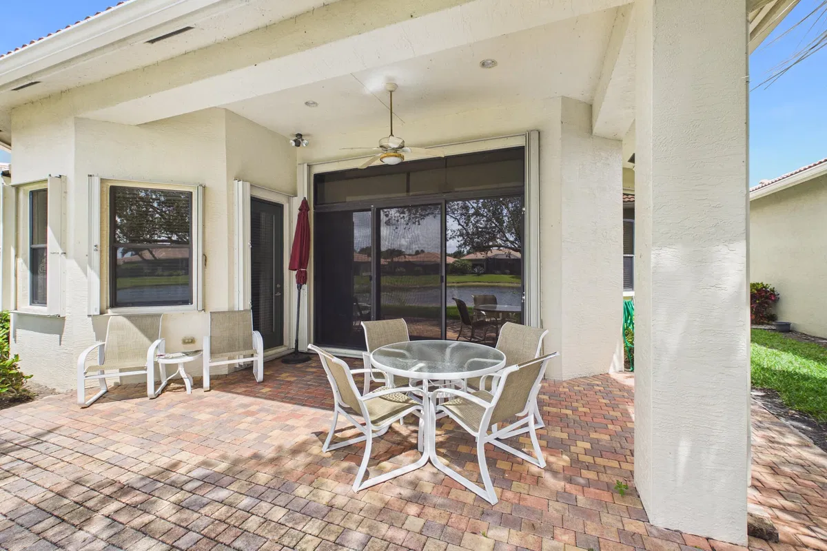 Residence photo 43