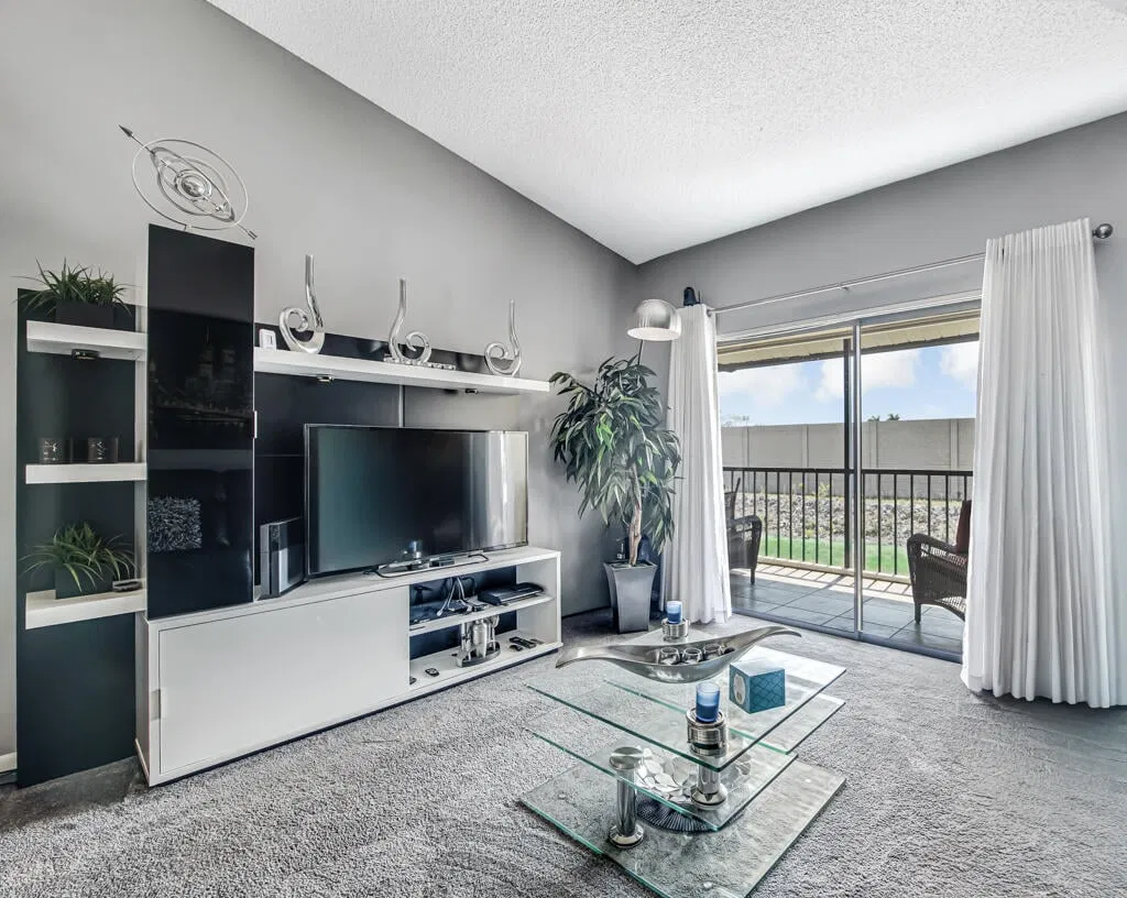 Unit 1223 photo 7