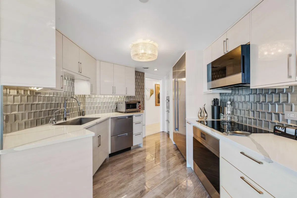 The Plaza of The Palm Beaches Unit 16a photo 10