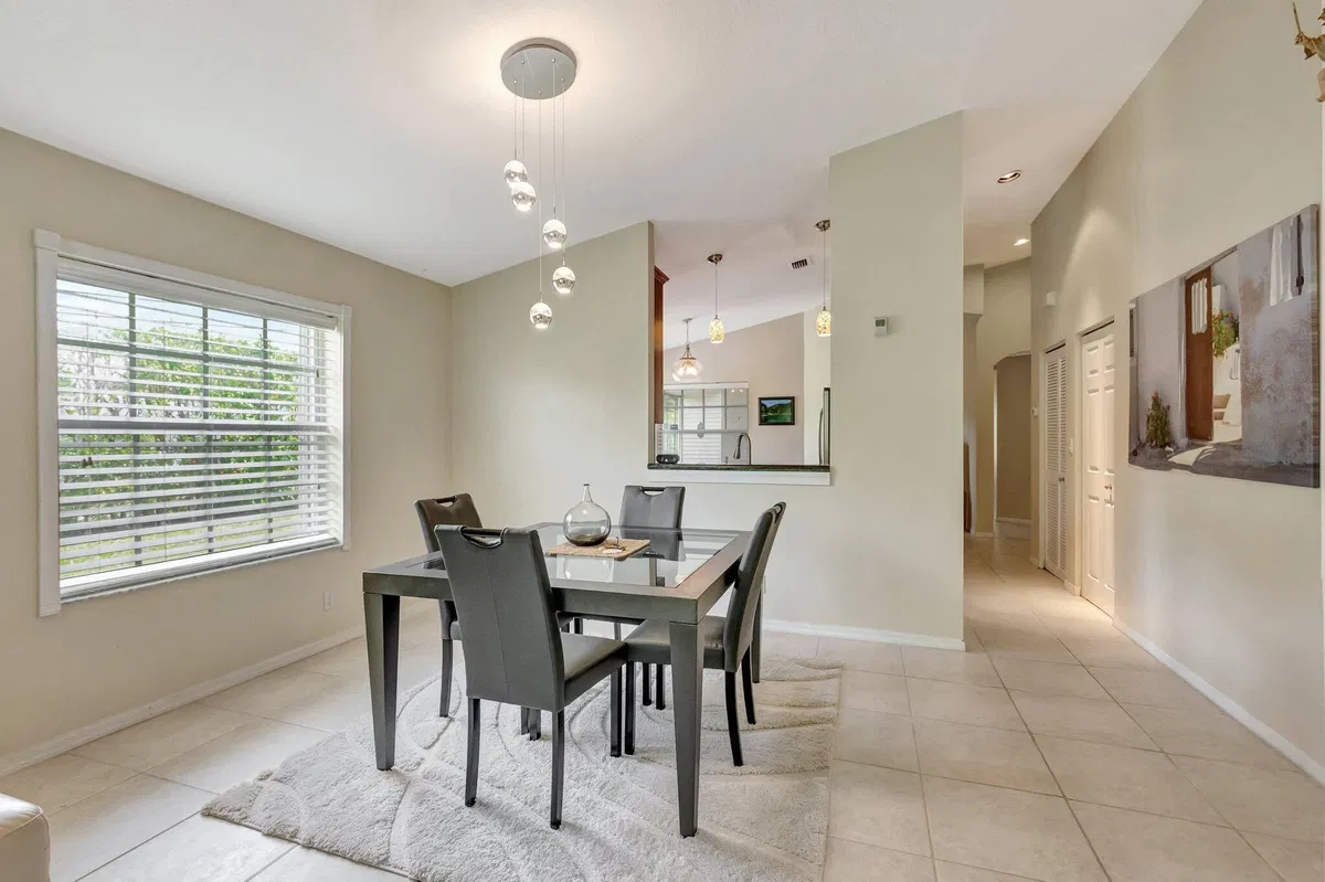 Residence photo 10