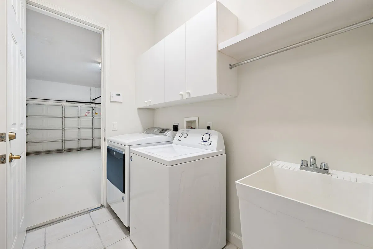Residence photo 19