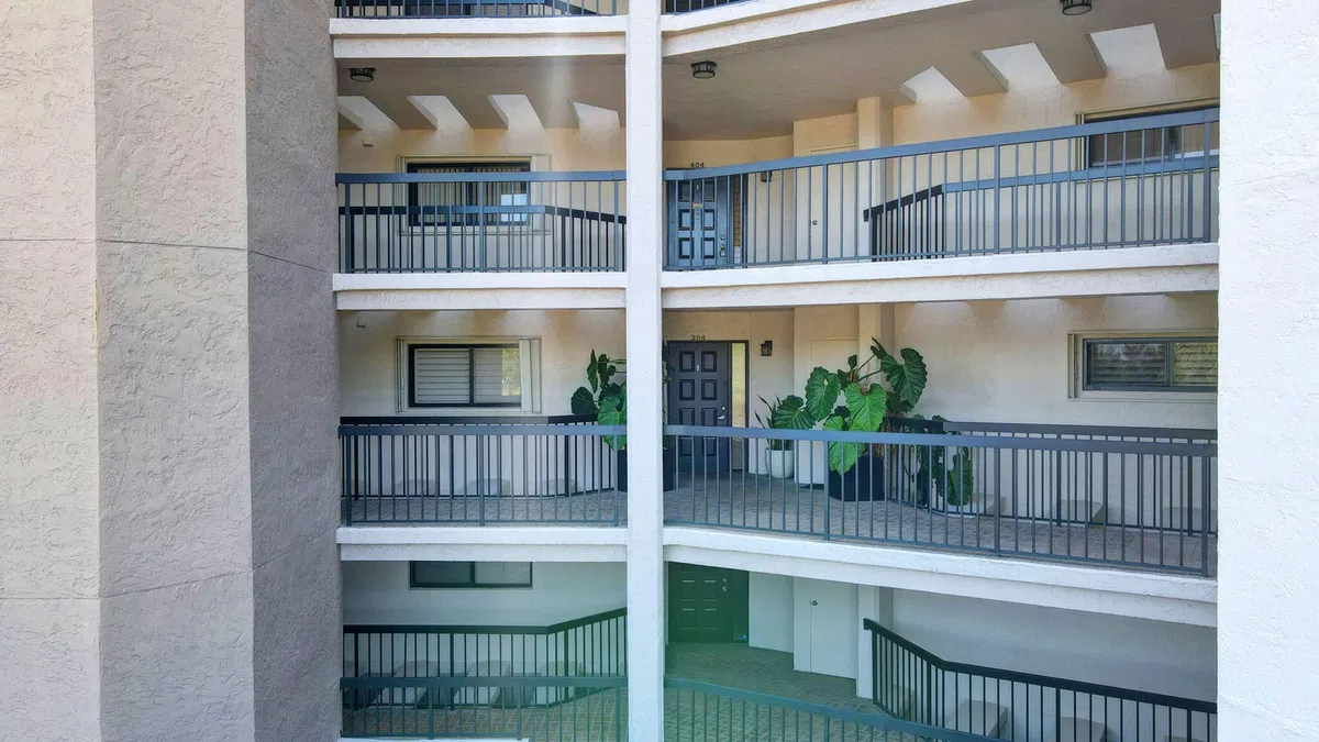 Unit 304 photo 40