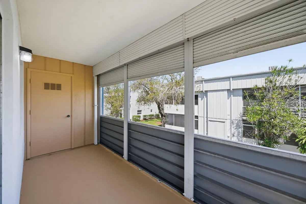 Residence photo 19