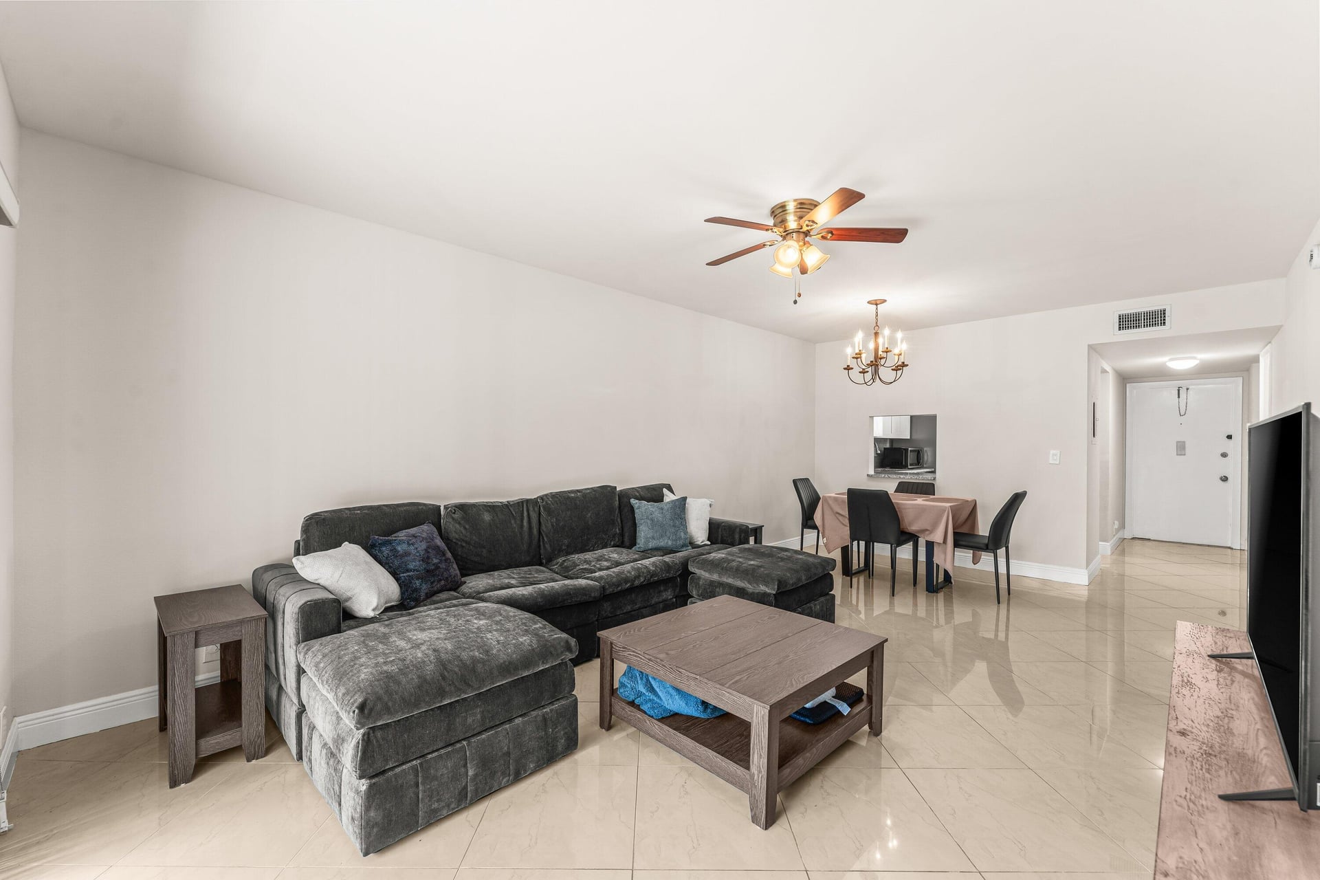 Unit 228 photo 16