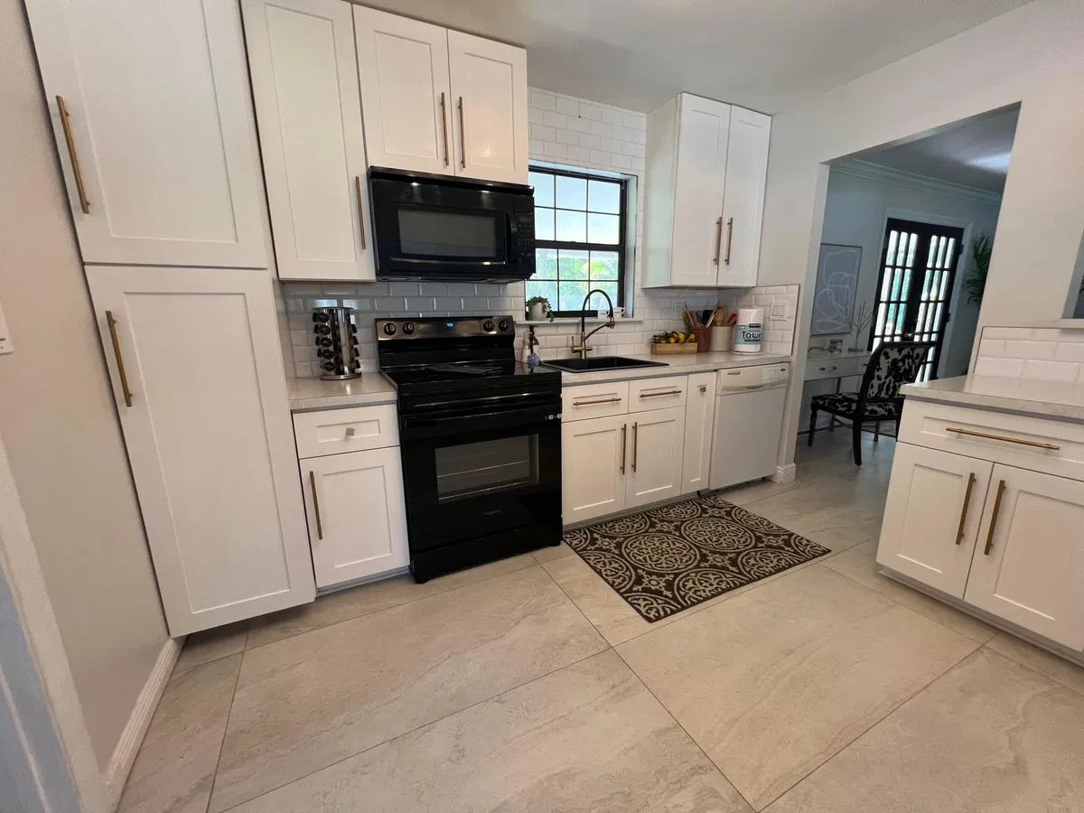 Residence photo 16