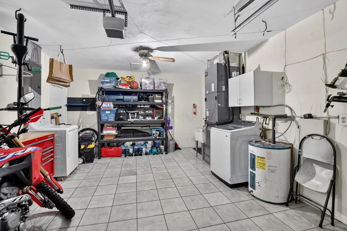 Residence photo 49