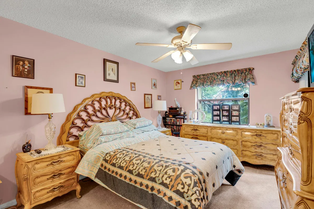 Unit 102 photo 13