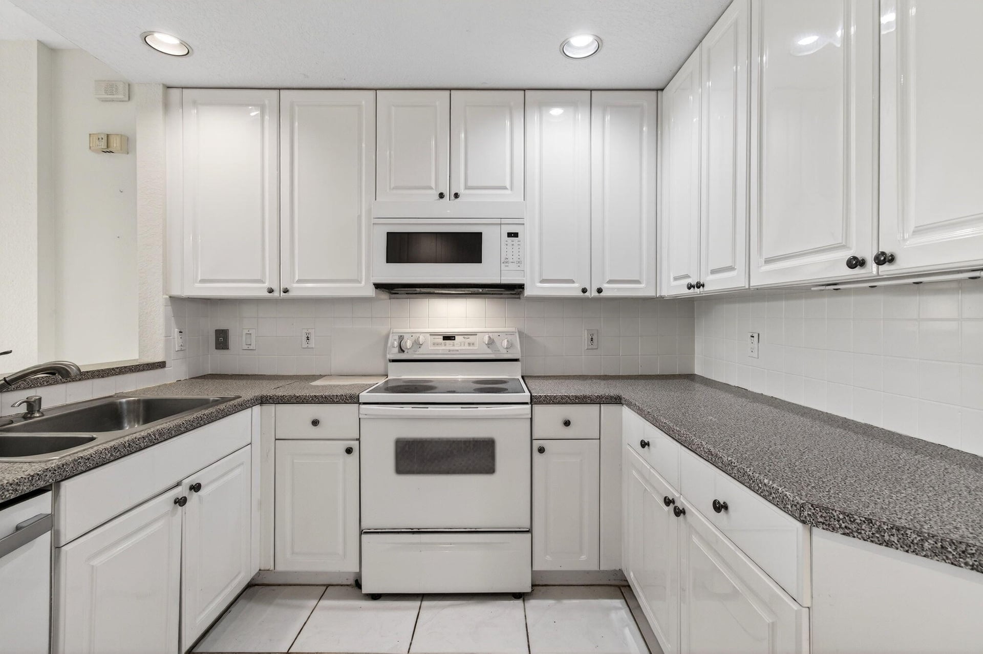 Unit 102 photo 37