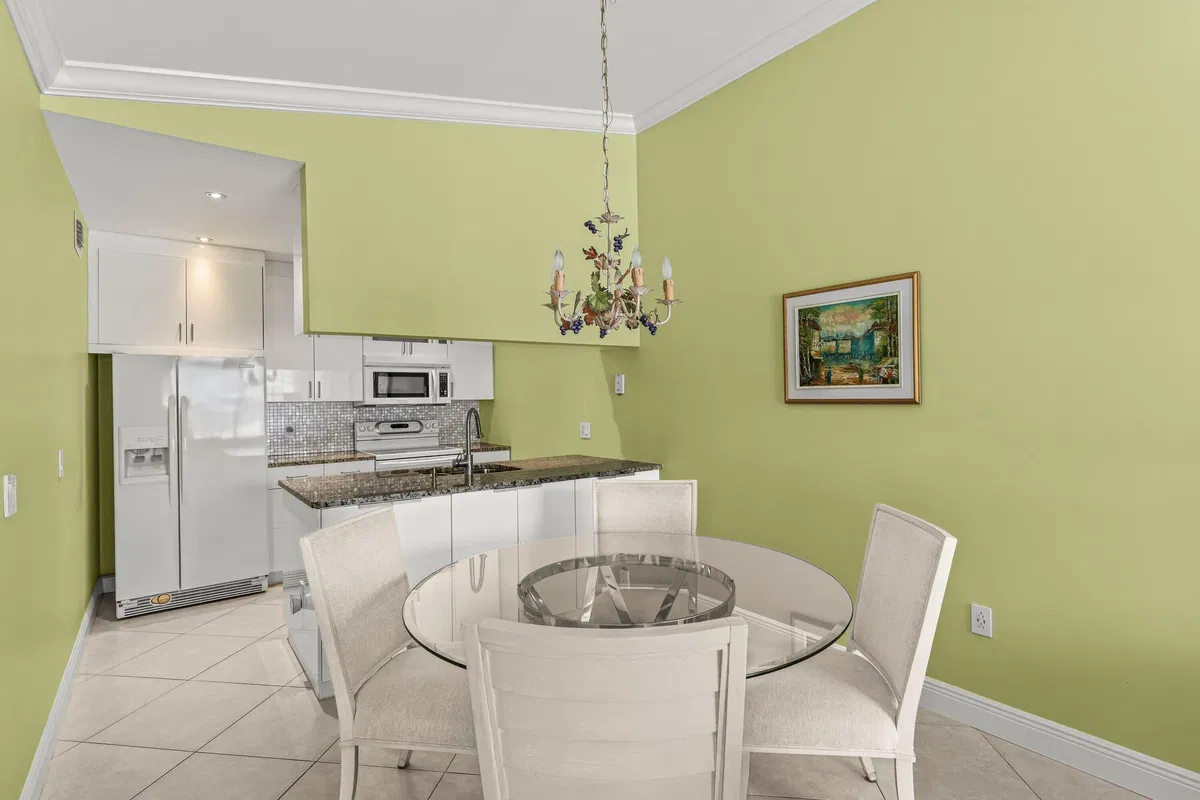 Residence photo 4