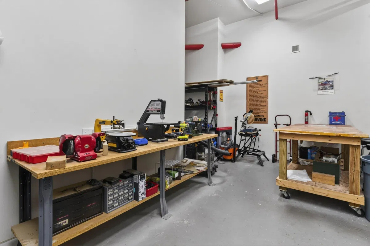 Unit 320 photo 61