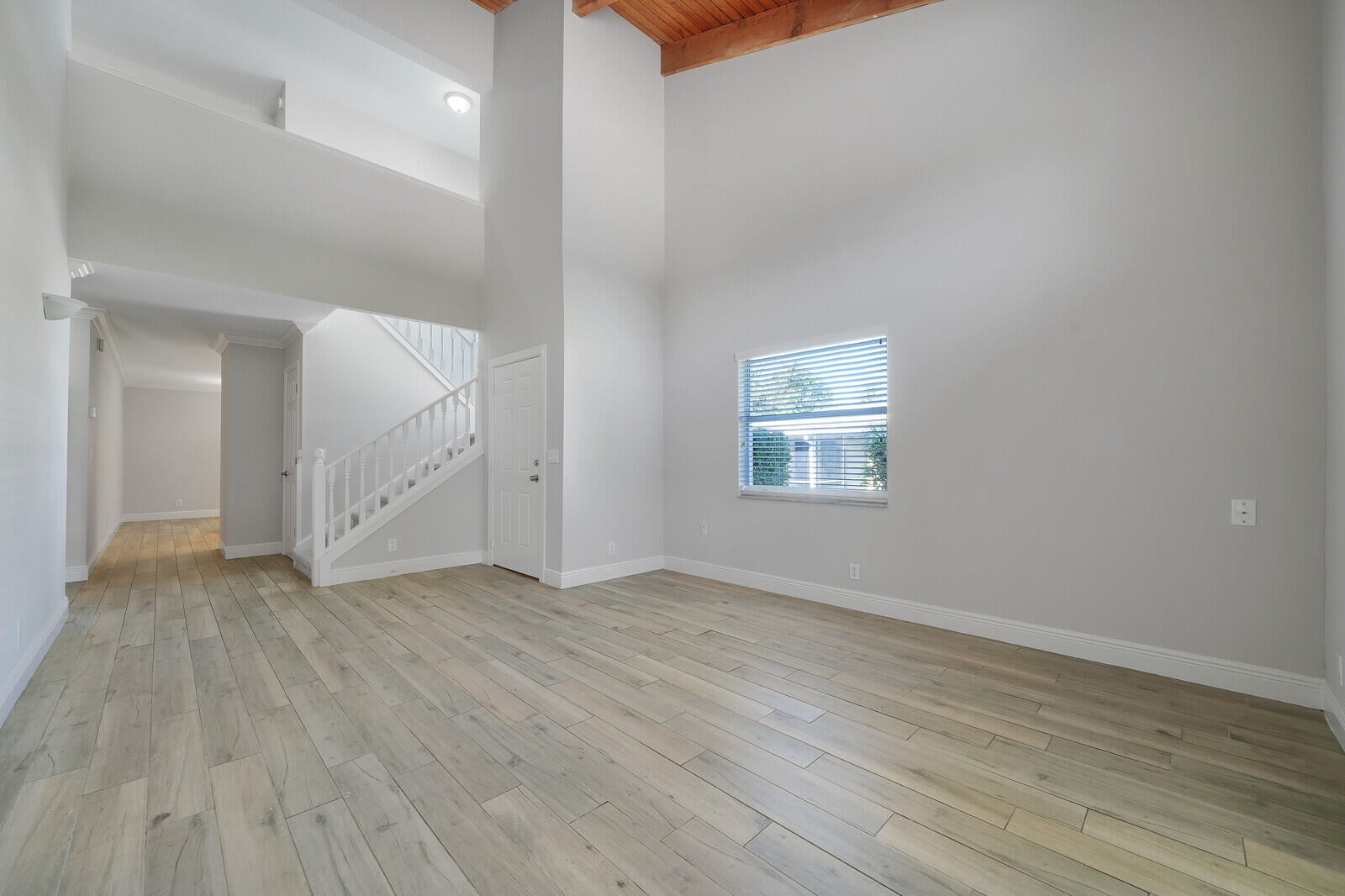 Unit 683,685 photo 10