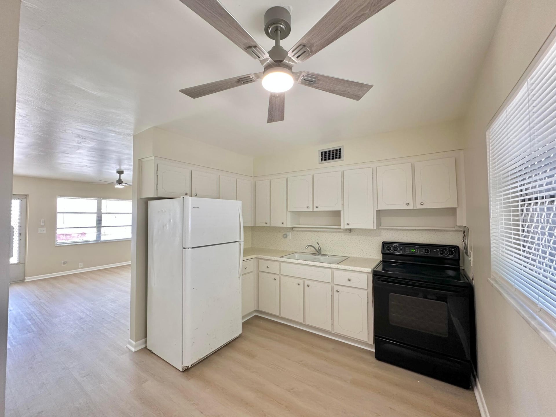 Unit 31 photo 16