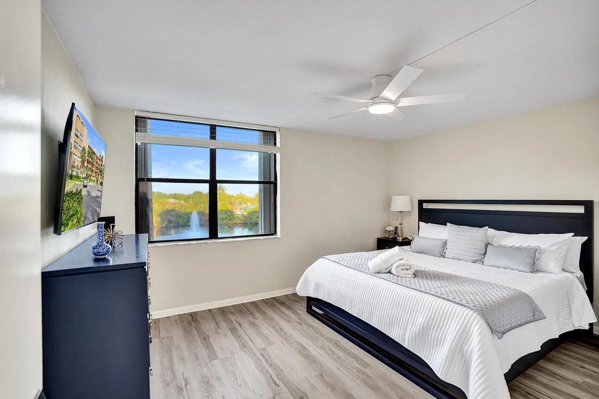 Unit 3305 photo 25