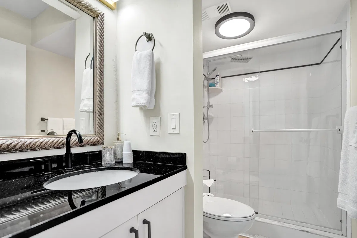 Unit 3305 photo 31