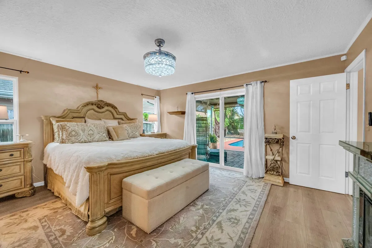 Residence photo 22