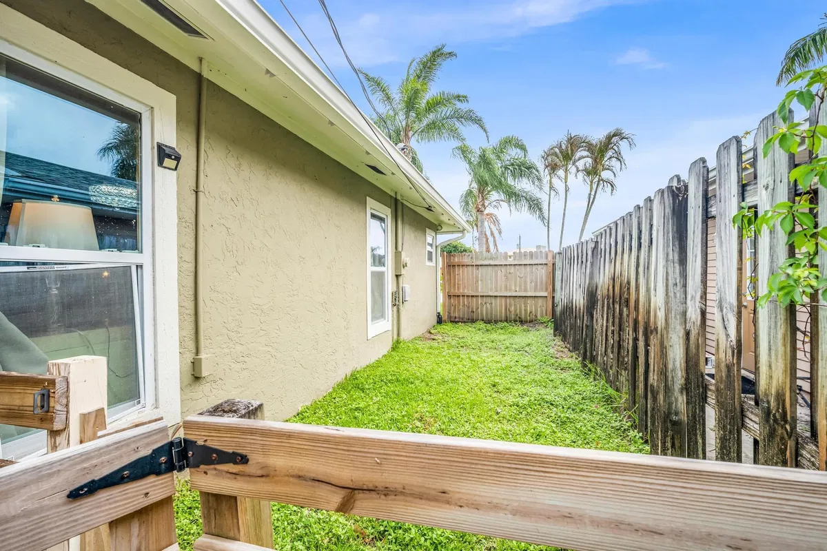 Residence photo 43