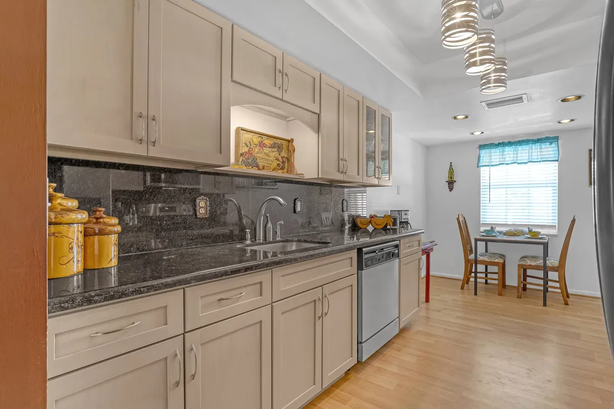 Singer Island Unit 207 photo 4