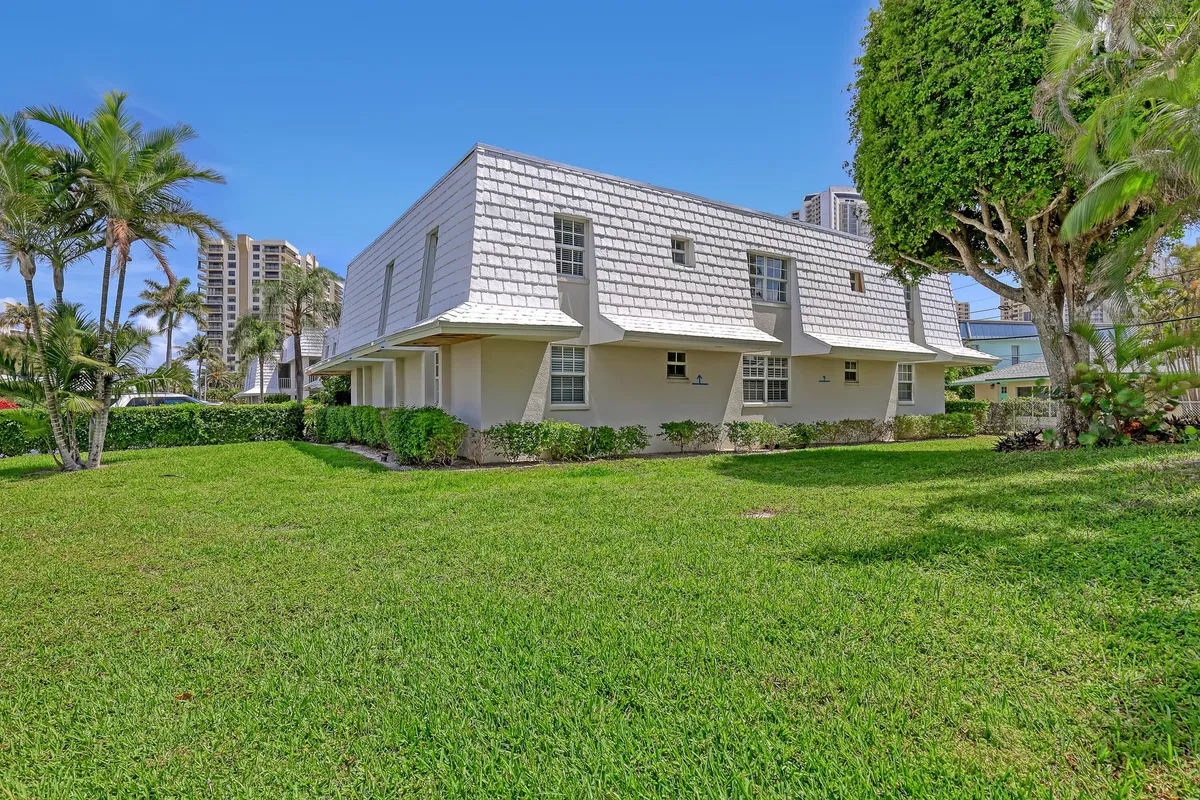 Singer Island Unit 207 photo 22